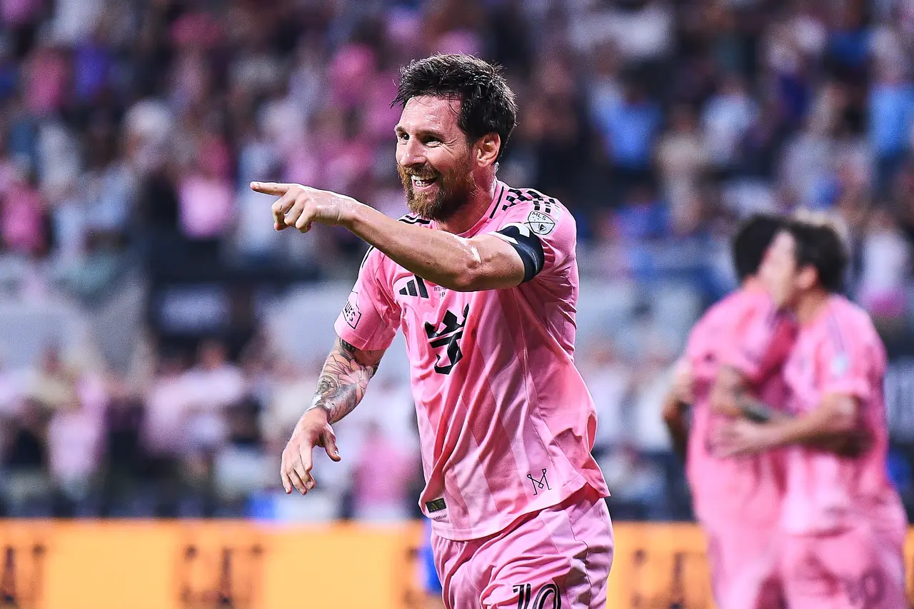 Lionel Messi celebra su gol para poner el 1-0 a favor del Inter Miami durante el partido entre Inter Miami y Cruz Azul, correspondiente a la Campeones Cup 2026