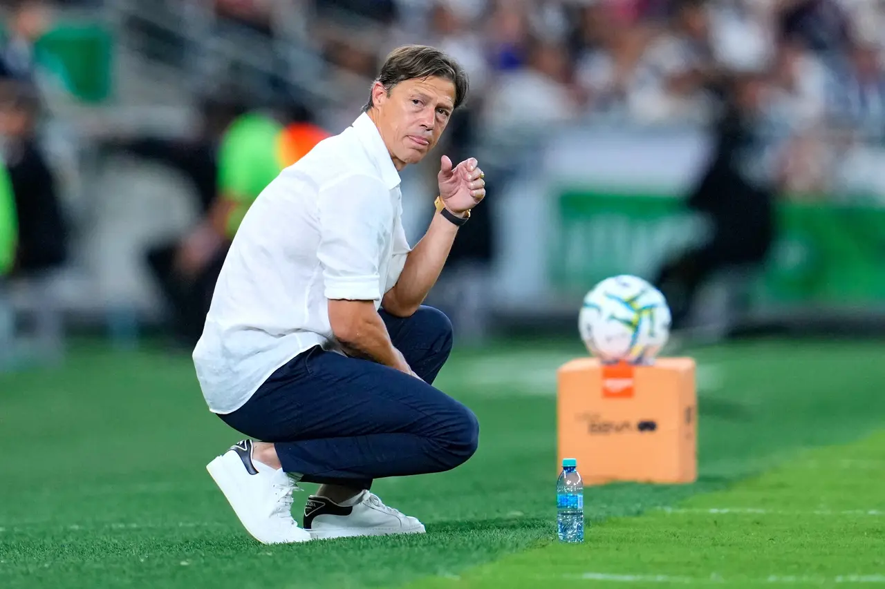 Matías Almeyda, director técnico de Monterrey, durante el partido de la Jornada 9 entre Monterrey y Cruz Azul, correspondiente al Torneo Apertura 2026 de la Liga MX