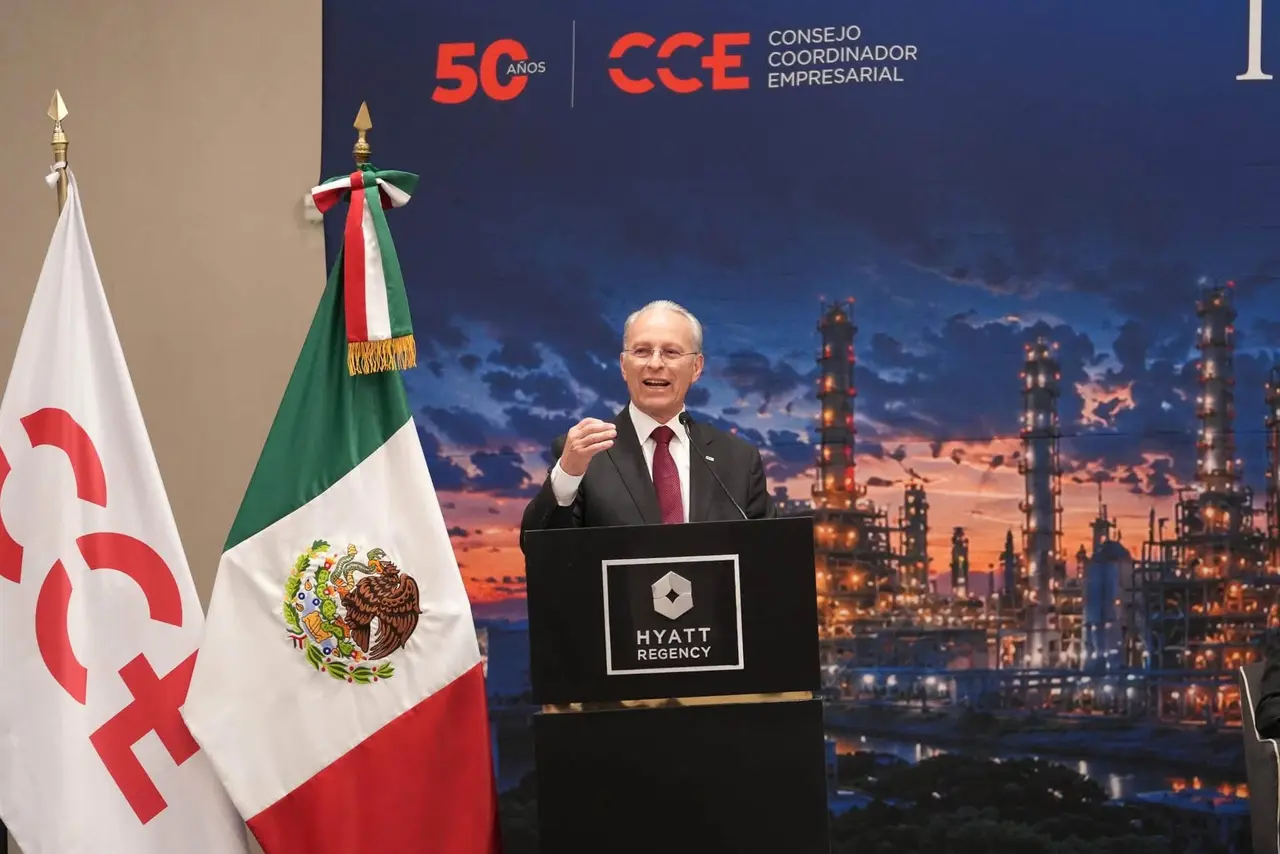 "México está rezagado en pagos digitales; debe haber cambios importantes": Medina Mora 