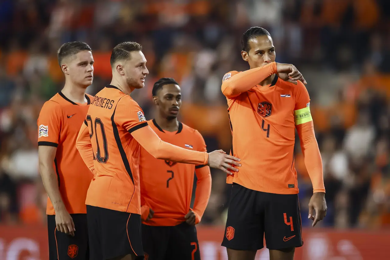 Joey Veerman, Teun Koopmeiners , Crysencio Summerville and Virgil van Dijk of the Netherlands