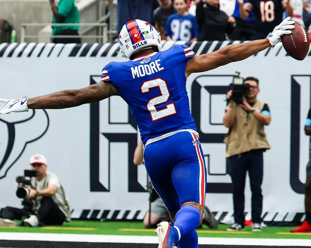 Moore de los Bills de Buffalo celebrando en el NRG Stadium de Houston