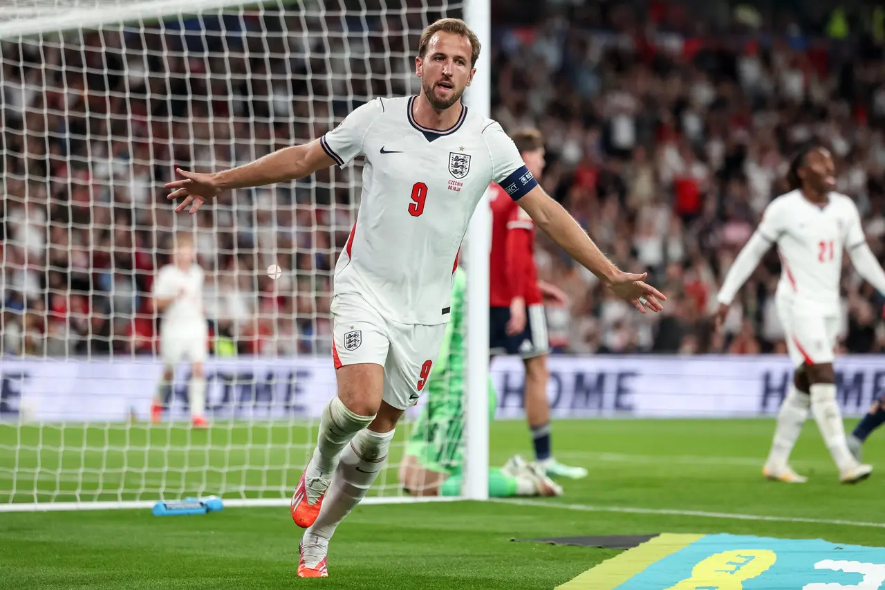 Harry Kane of England celebrates scoring the 3-0 goal during the UEFA Nations League match England against Czechia