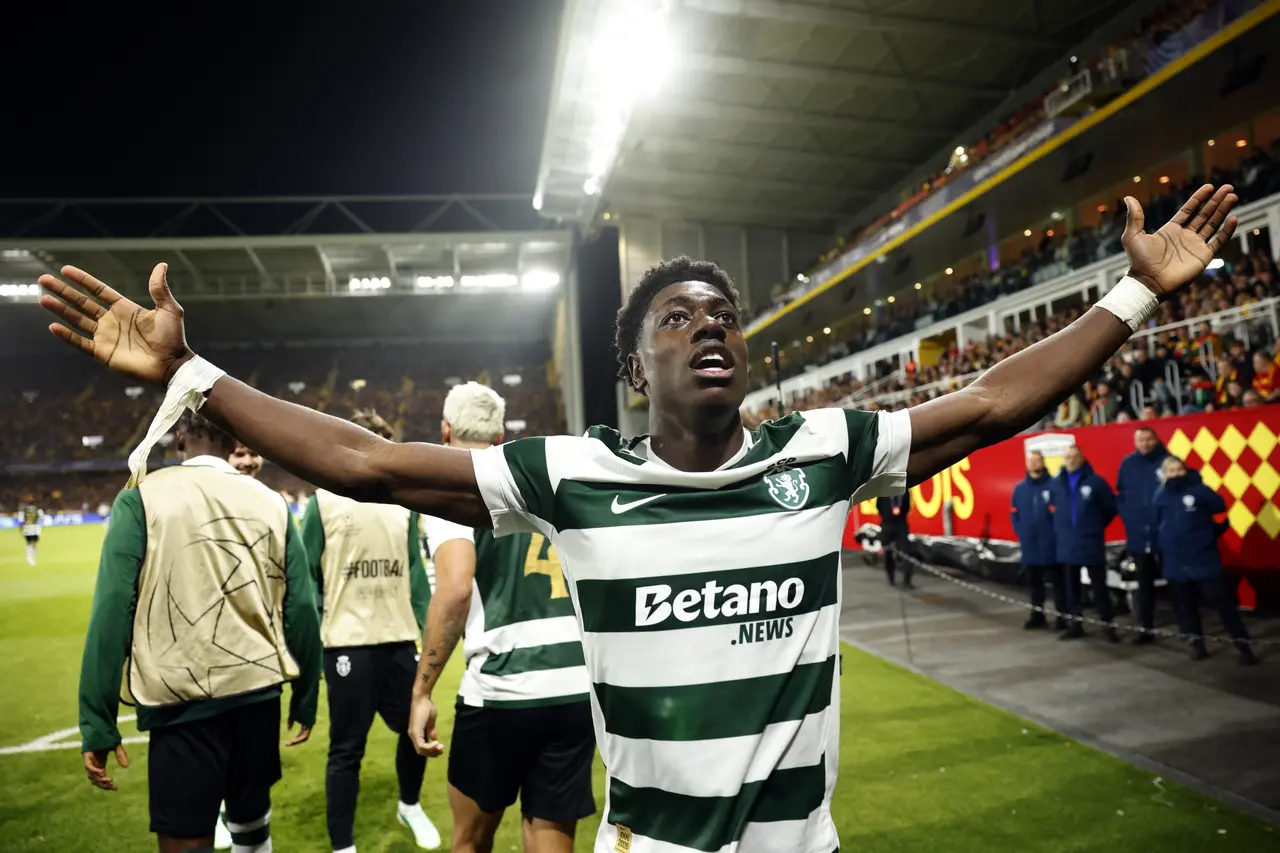 Issa Doumbia of Sporting celebrates after scoring the 0-2 goal during the UEFA Champions League league phase match between RC Lens and Sporting