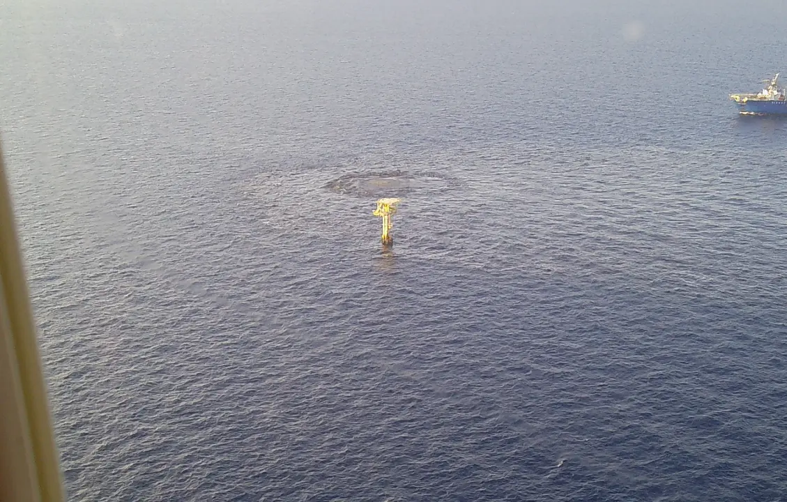 Alerta en el Golfo: Pemex controla fuga de crudo y repara ducto marino