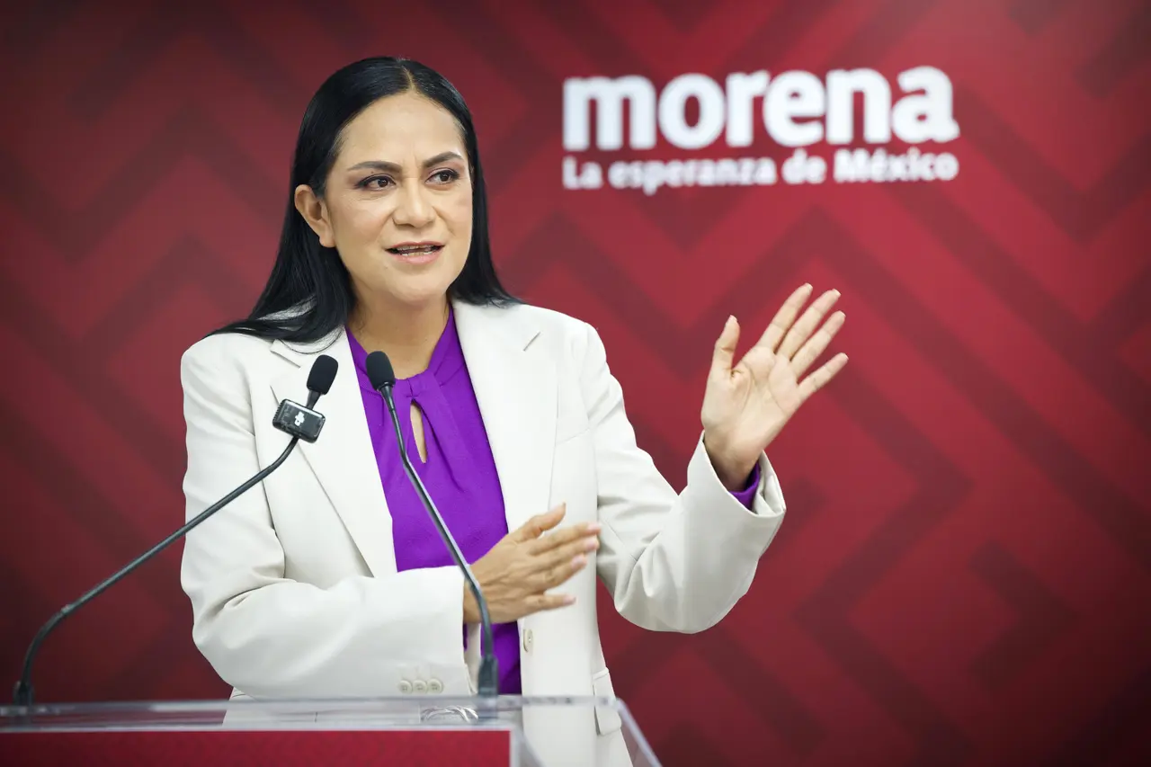 Dirigencia nacional de Morena durante una conferencia sobre candidaturas y nuevos integrantes del partido