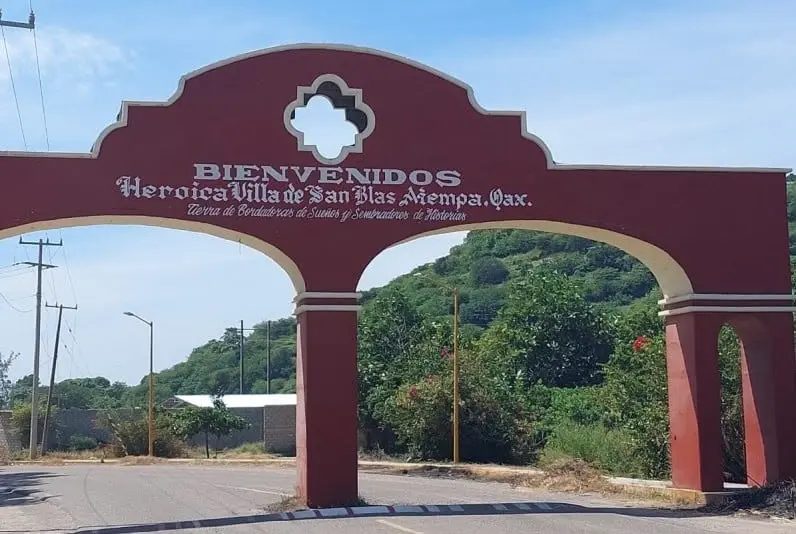 Balean a profesor dentro de secundaria en el Istmo; muere en hospital y suspenden clases