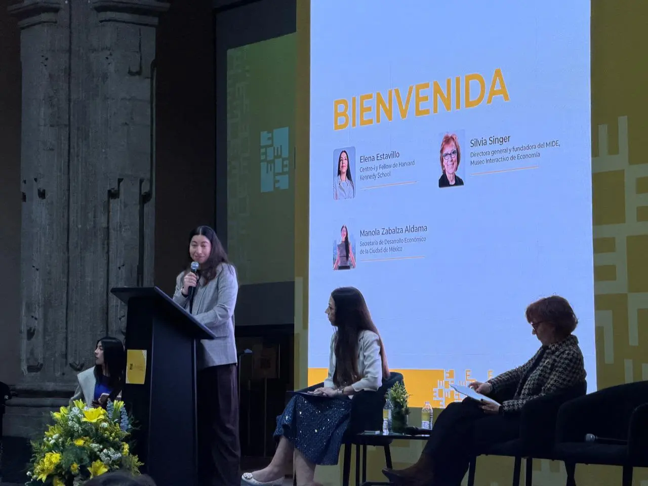 Especialistas en economía durante el foro “México en la Visión de las Economistas: Ver para Crecer”, donde analizaron la aportación del trabajo doméstico y de cuidados no remunerado al PIB de México.