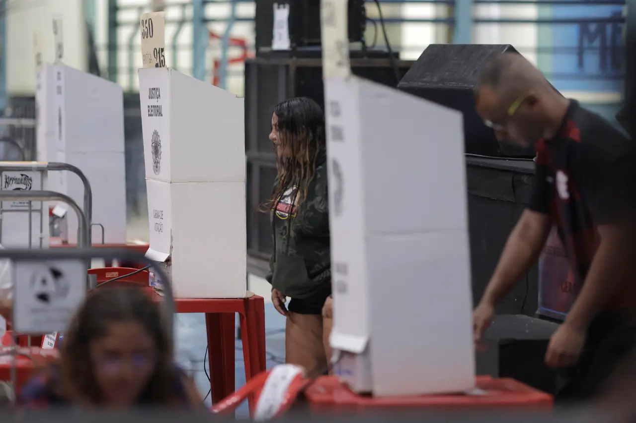 Brasil celebra segunda vuelta presidencial con 158.7 millones de votantes. EFE