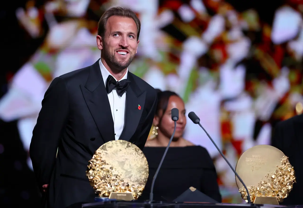  England captain Harry Kane wins the Men's Striker of the Year award at the 2026 Ballon d'Or awards ceremony at the London Palladium 