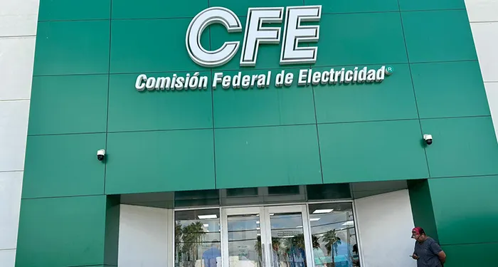 CFE moviliza recursos en seis estados por el huracán Simón 