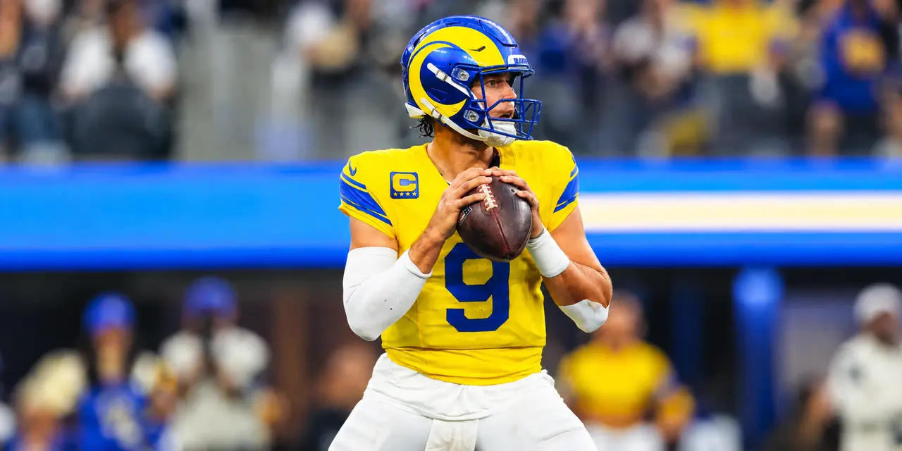 Matthew Stafford, que lanzó para 327 yardas, completó 22 de 31 envíos