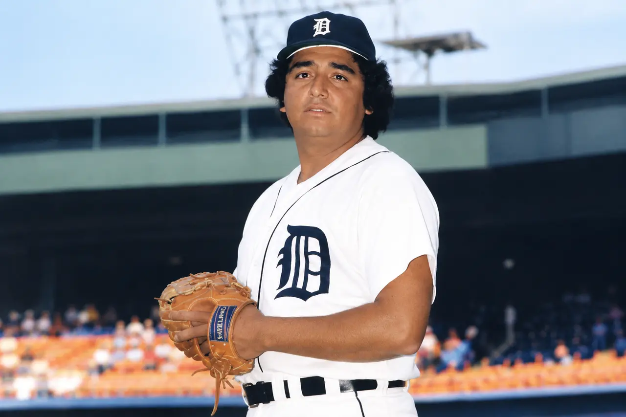 Aurelio Alejandro López Ríos fue un beisbolista profesional mexicano.