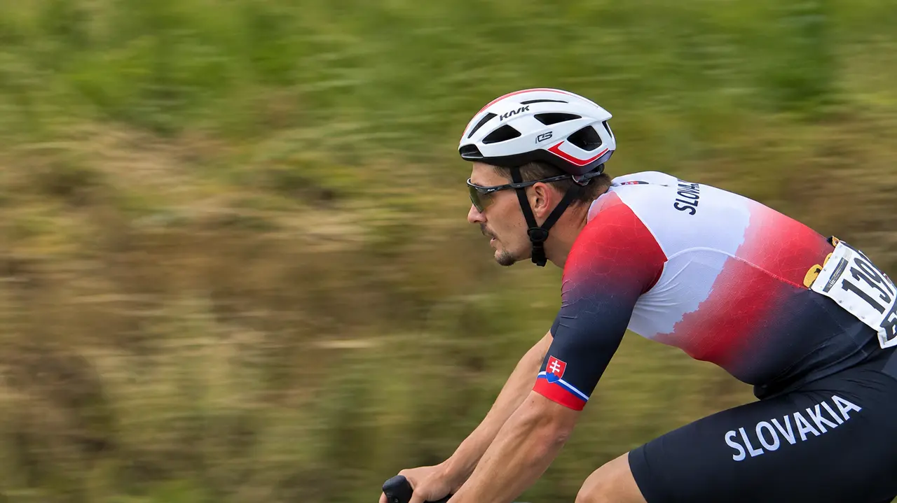 Kovacik ya compitió entre 2014 y 2017 pero no se sube a una bicicleta para una carrera de élite desde hace nueve años.