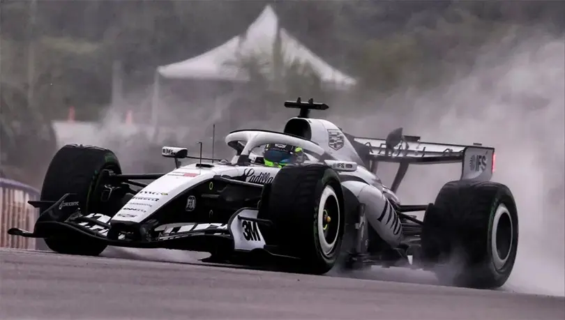 Checo Pérez golpea el muro en Singapur y saldrá desde el fondo en la carrera sprint
