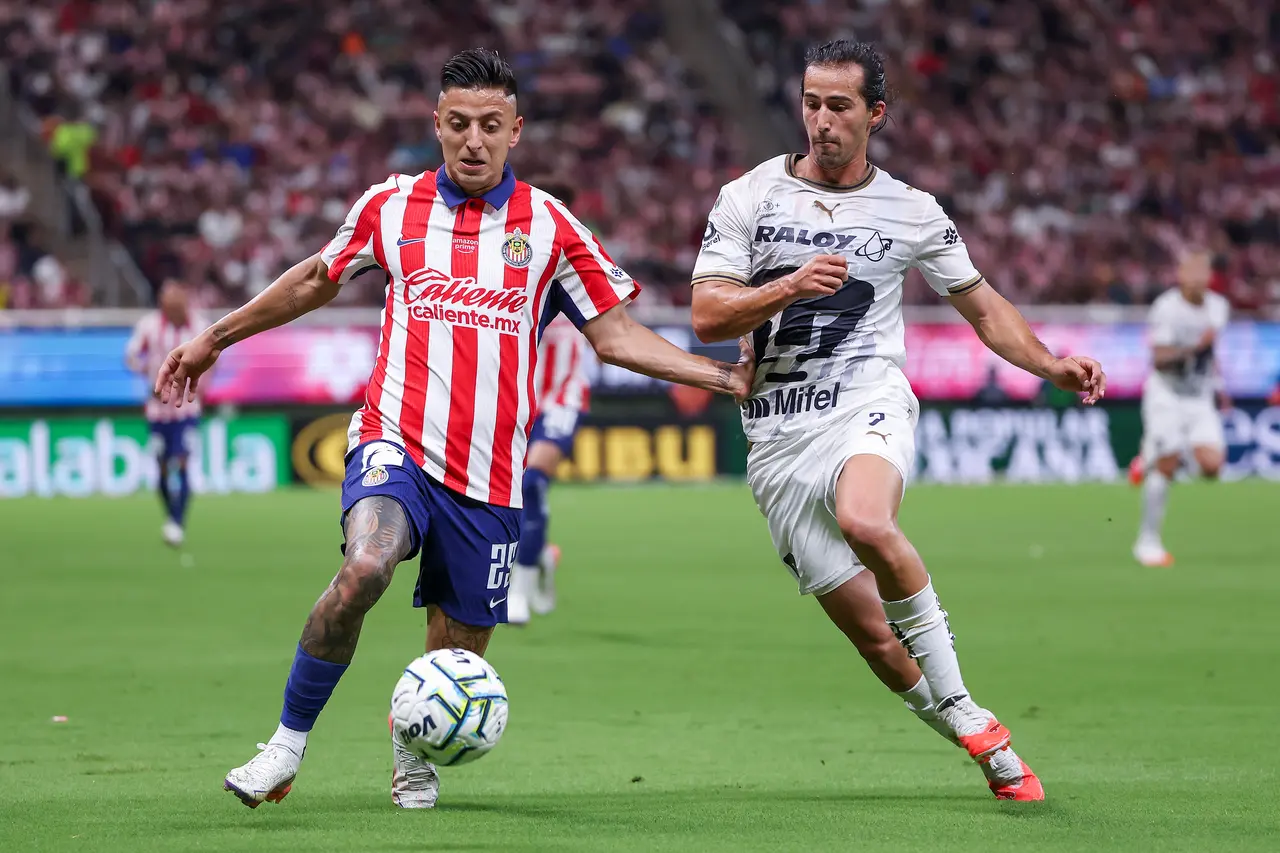 Foto:  X @Chivas