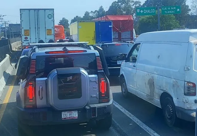 Cierran la México – Puebla en protesta por despojo de parque en valle de Chalco 