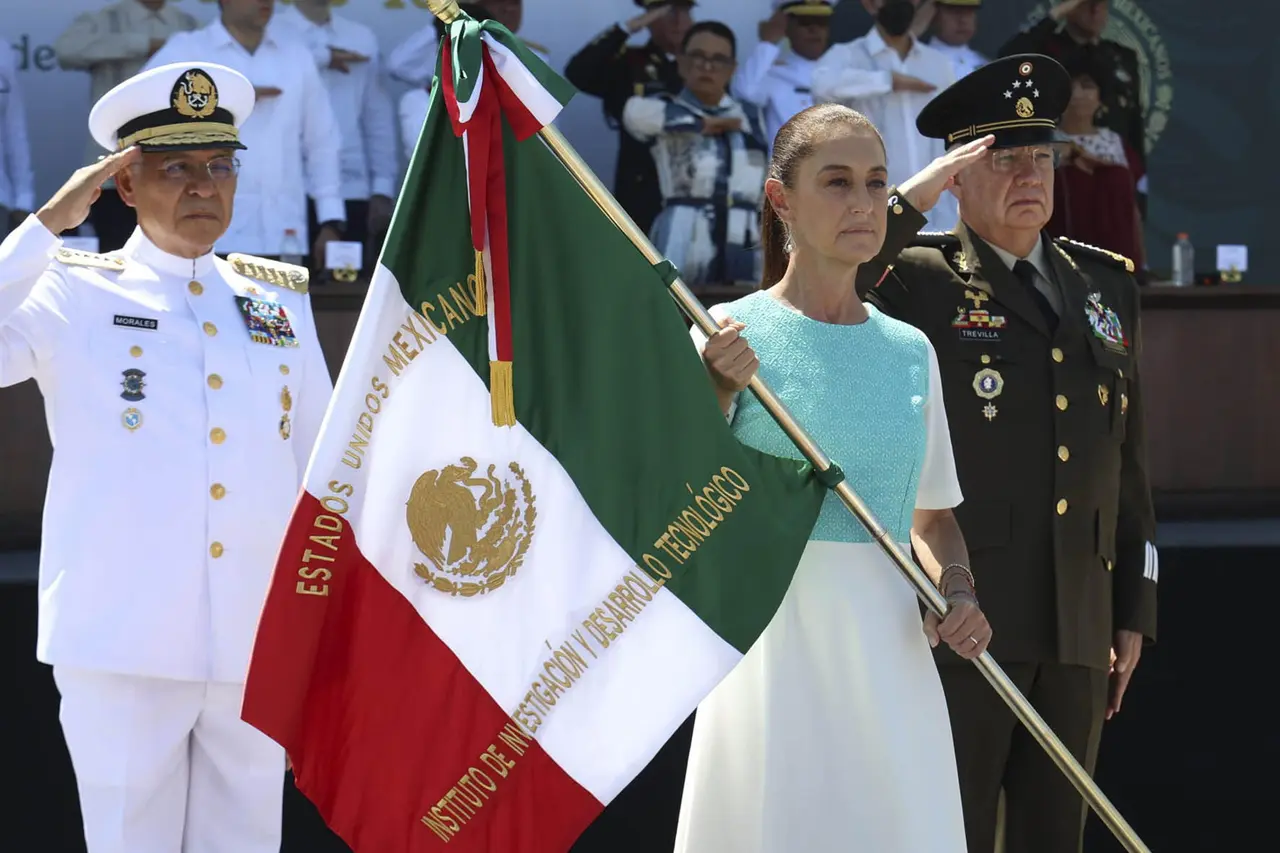 Claudia Sheinbaum durante la conmemoración de los 205 años del nacimiento de la Armada de México en Veracruz