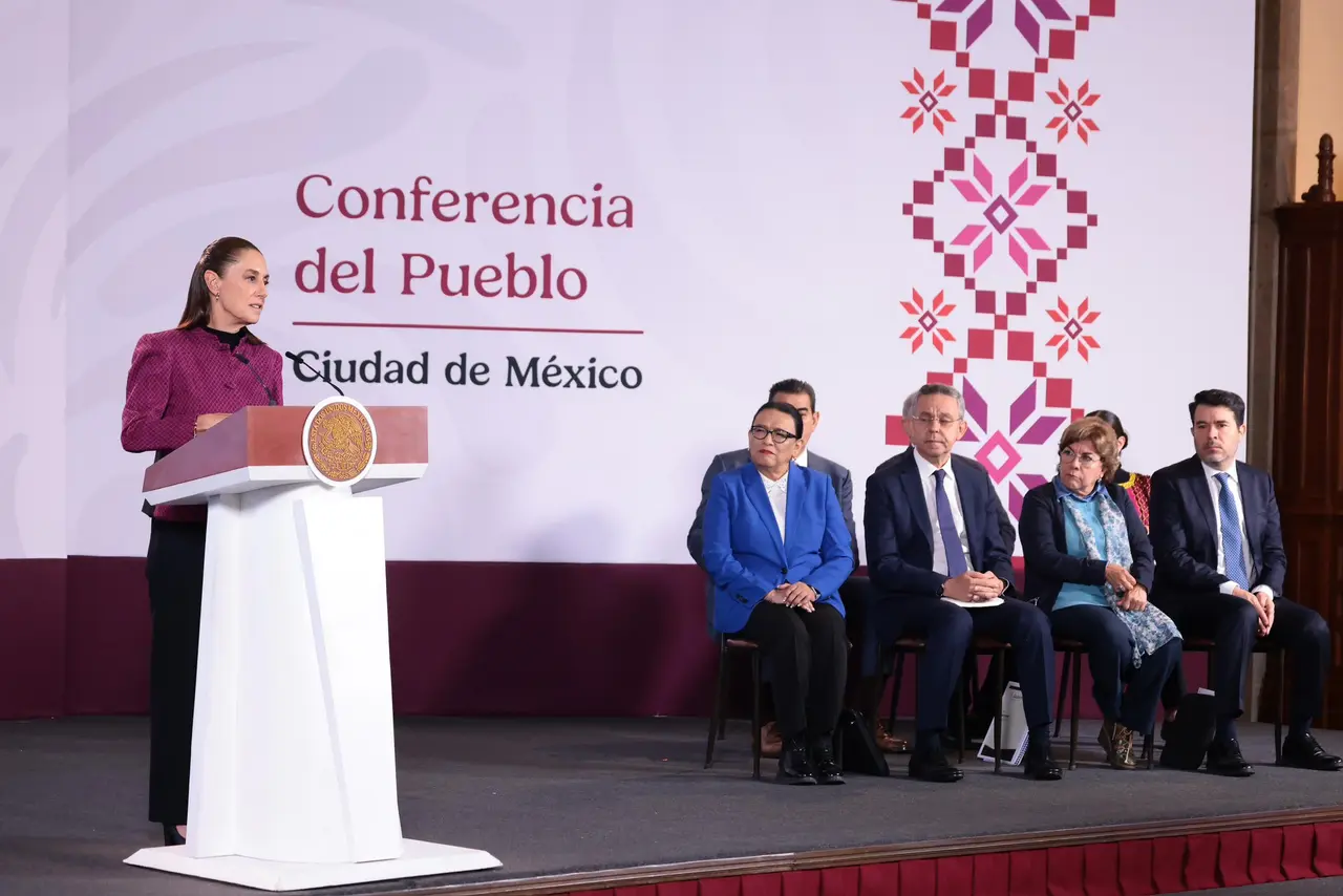 Claudia Sheinbaum durante una conferencia en la que habló sobre su testamento, sus bienes y el legado de López Obrador