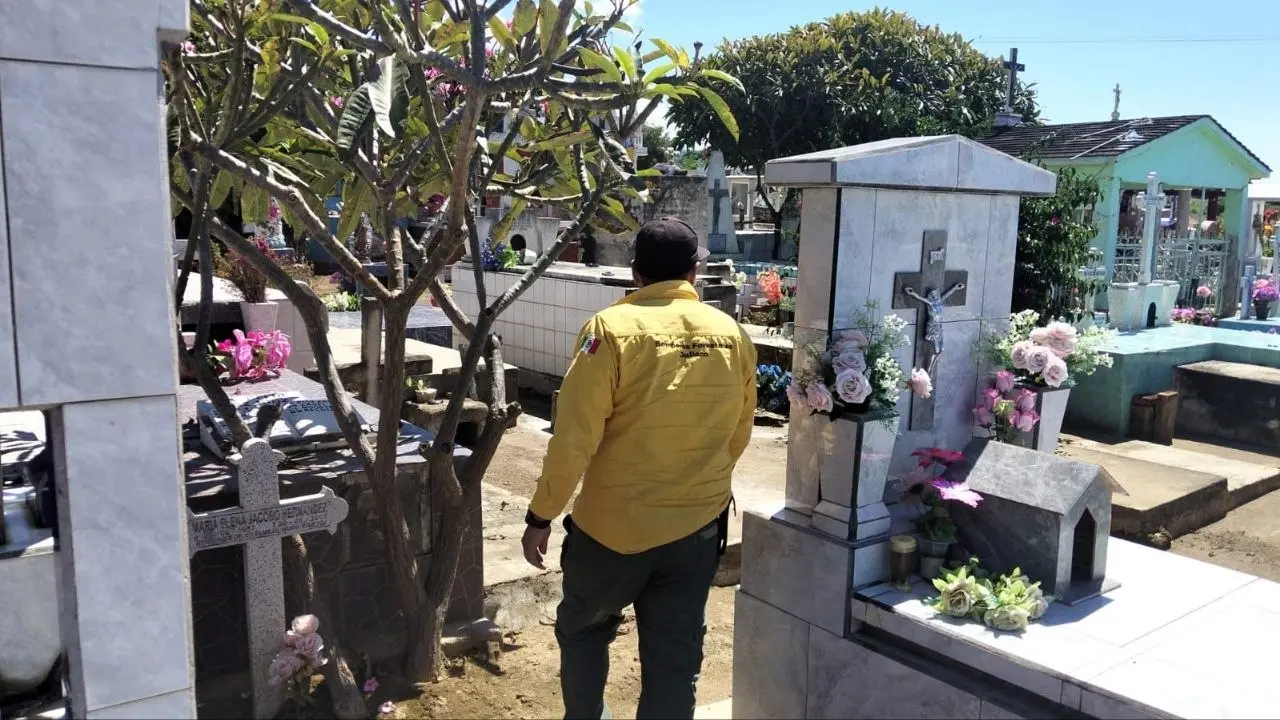 Despliegan Operativo Día de Muertos 2026 en panteones de Jalisco