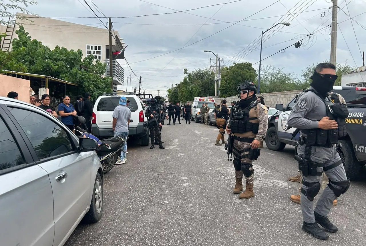 Dos lesionados siguen delicados tras ataque en secundaria de Torreón; investigan redes de los detenidos | FOTO EFE 