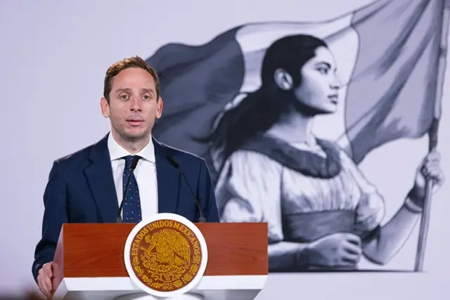 Eduardo Clark, subsecretario de Salud, durante la conferencia matutina en Palacio Nacional