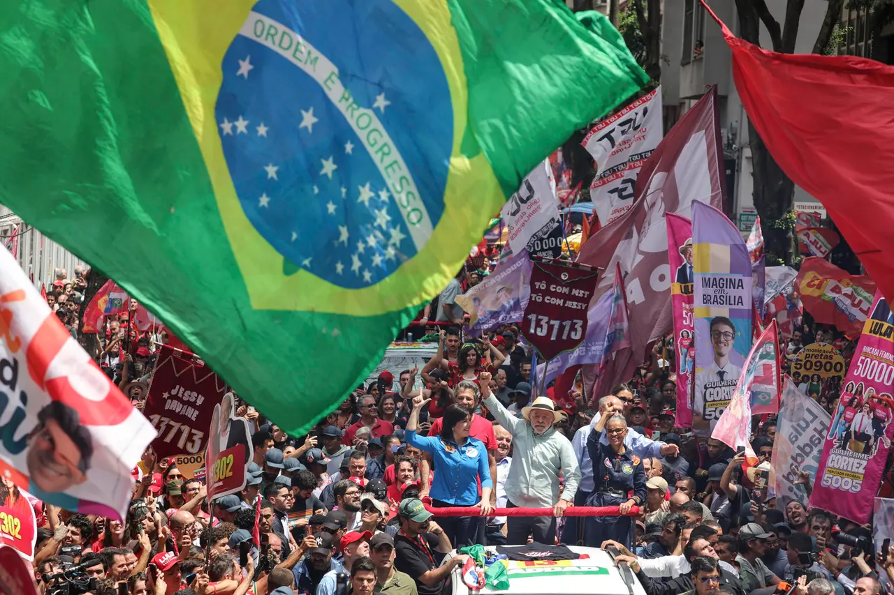 Brasil: Lula y Flávio Bolsonaro amplían alianzas electorales