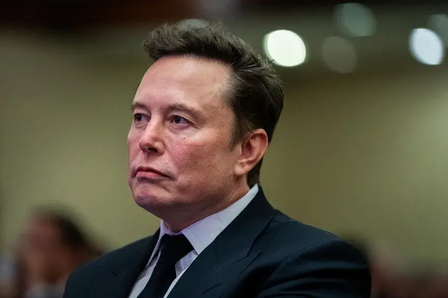 Elon Musk coincide con líderes de OpenAI y Anthropic en frenar el desarrollo de la IA