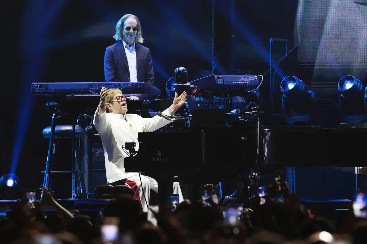 Elton John se despide de México con una explosión de clásicos | FOTO EFE 