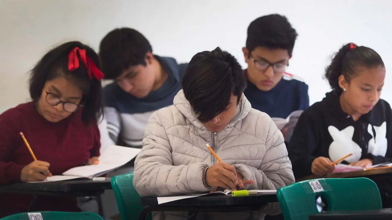 Pureba Pisa 2025 arroja un retroceso en la educación mexicana. 
