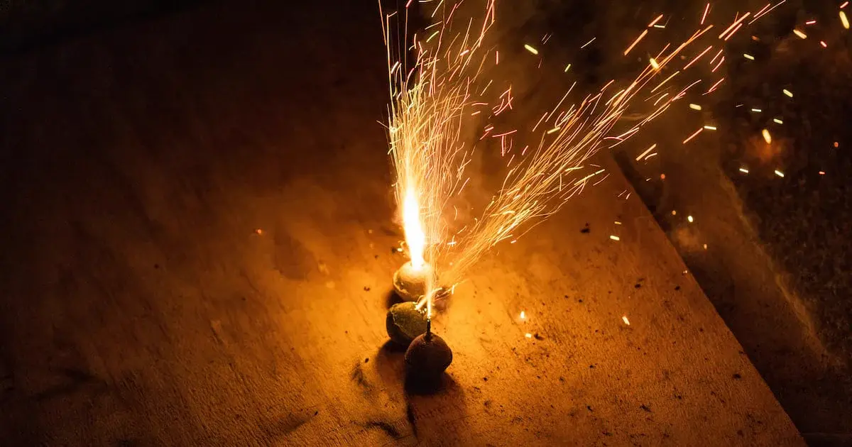 Fuegos artificiales durante las Fiestas Patrias y recomendaciones para evitar accidentes y quemaduras
