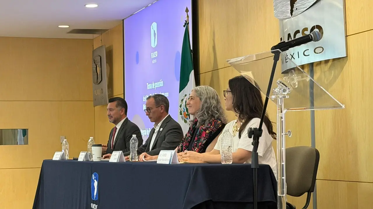 Gisela Zaremberg durante su toma de posesión como directora general de la Facultad Latinoamericana de Ciencias Sociales