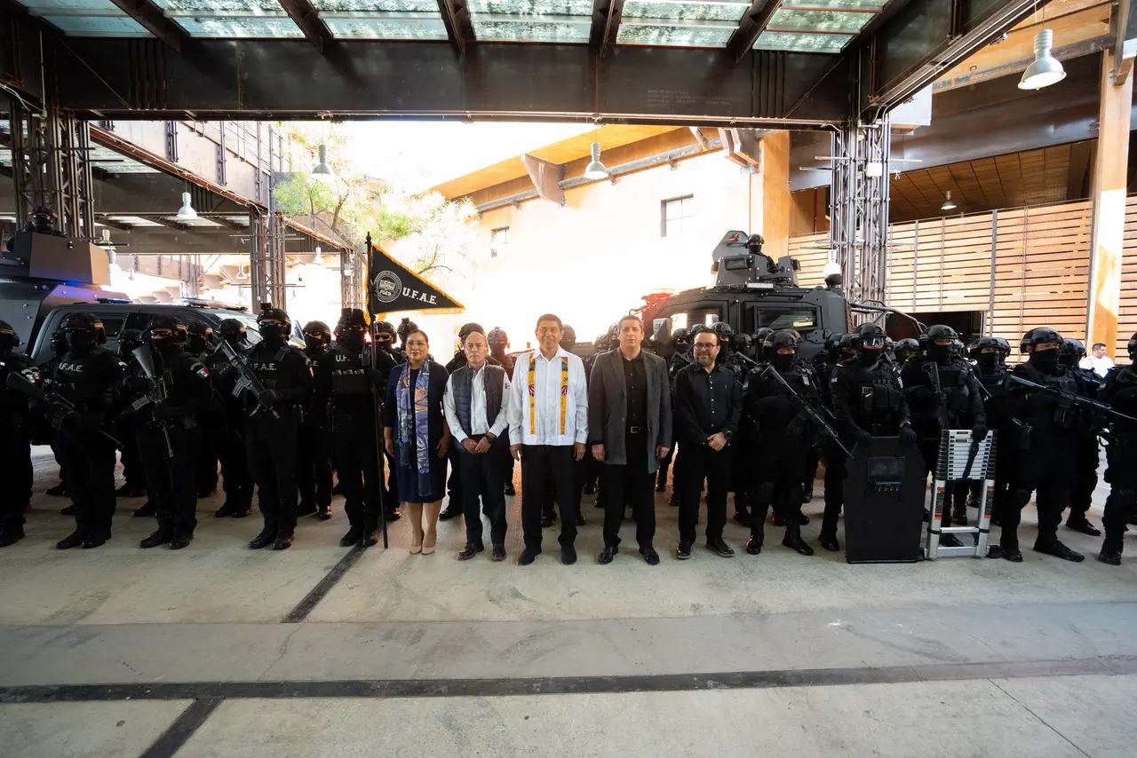 Elementos de seguridad que integran la nueva Fuerza Binnizá de Oaxaca.