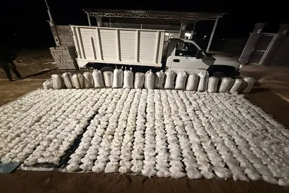 Fuerzas federales decomisan 1,3 toneladas de metanfetamina en Culiacán | FOTO DEFENSA 