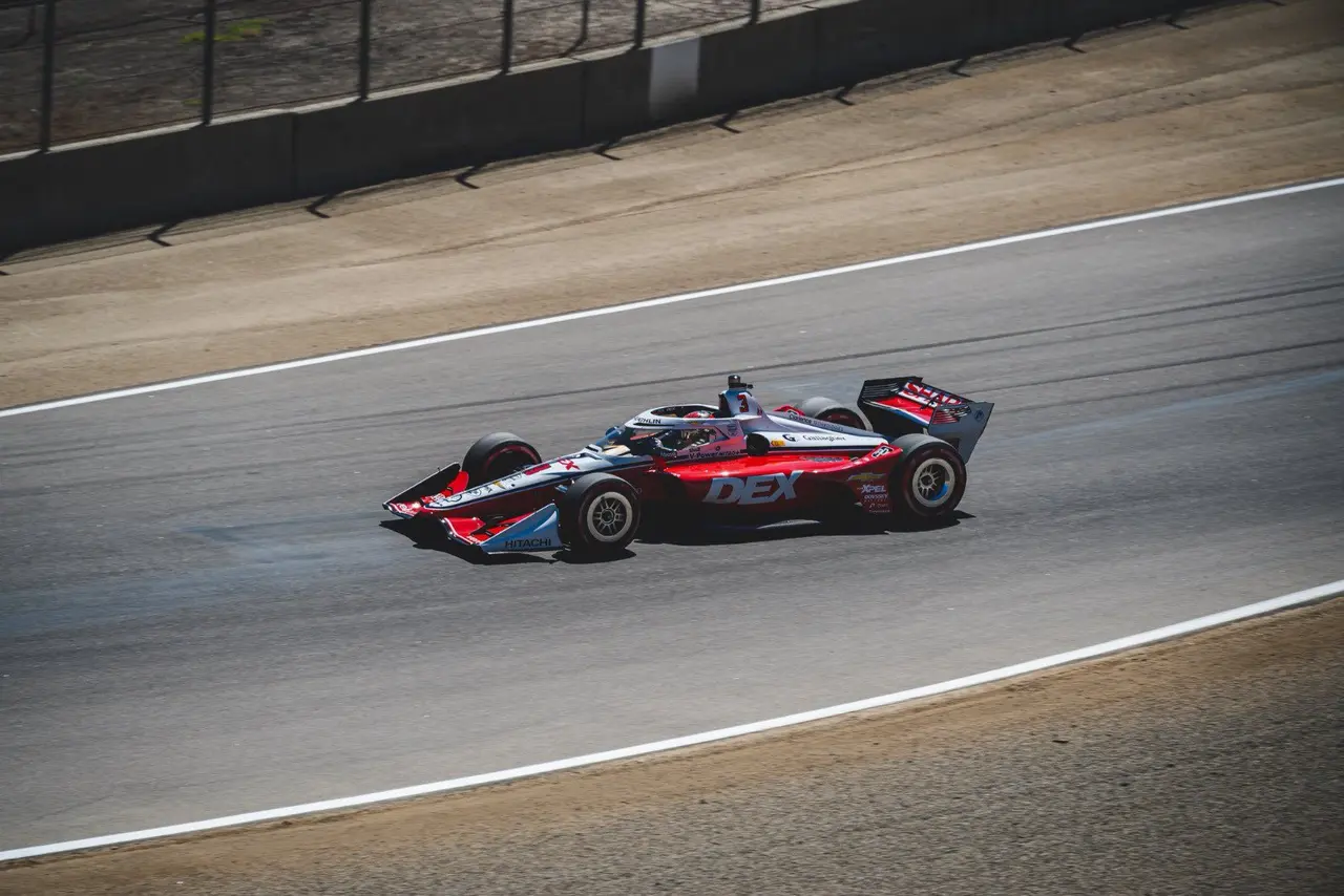 Scott McLaughlin ganó la última carrera de la temporada de IndyCar en Laguna Seca