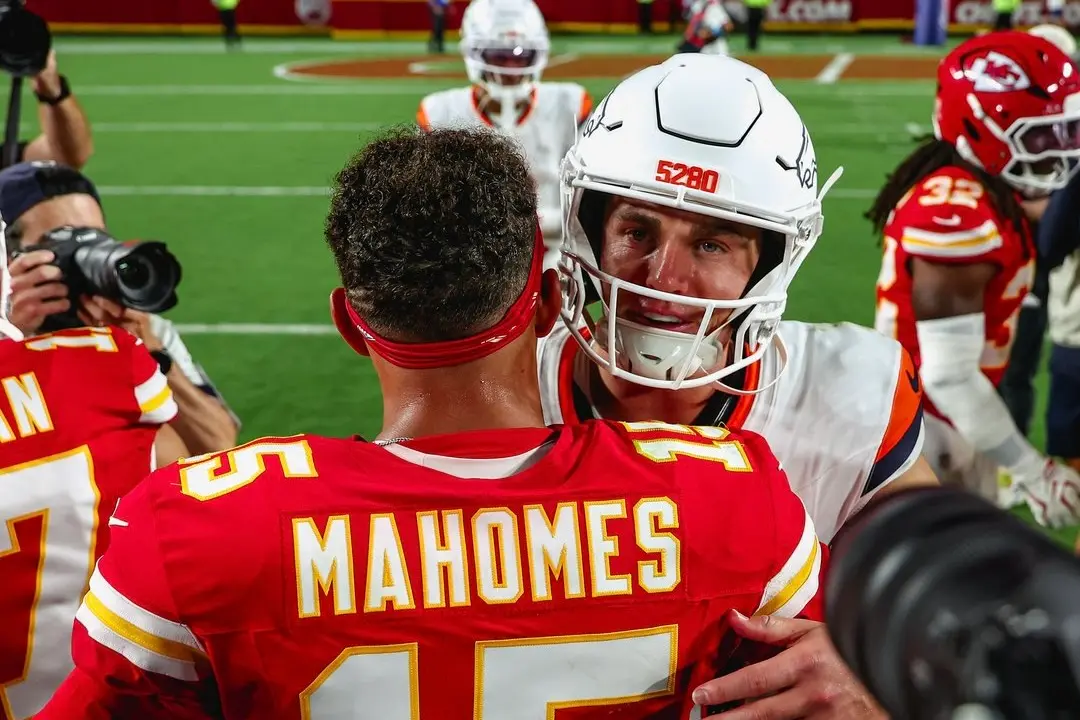Patrick Mahomes regresó este lunes tras nueve meses de baja por su lesión de cruzado
