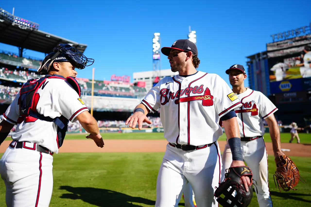 Con este triunfo, los Bravos toman ventaja de 1-0 en una Serie del Comodín