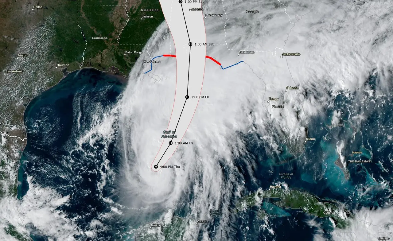 Huracán Isaías se intensifica a categoría 2 y amenaza al sur de Estados Unidos | FOTO X @NWS 