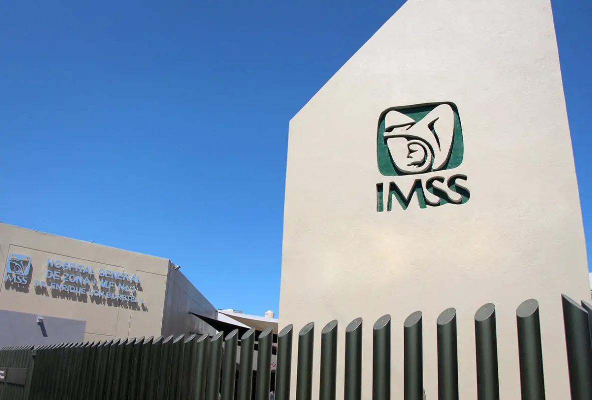 Sheinbaum anuncia aumento a becas de médicos residentes del IMSS