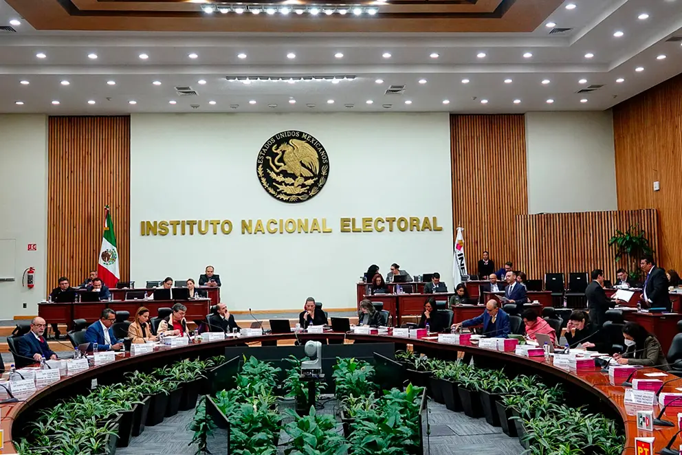 Consejeros del INE durante la instalación de la Comisión de Verificación de Integridad en Candidaturas