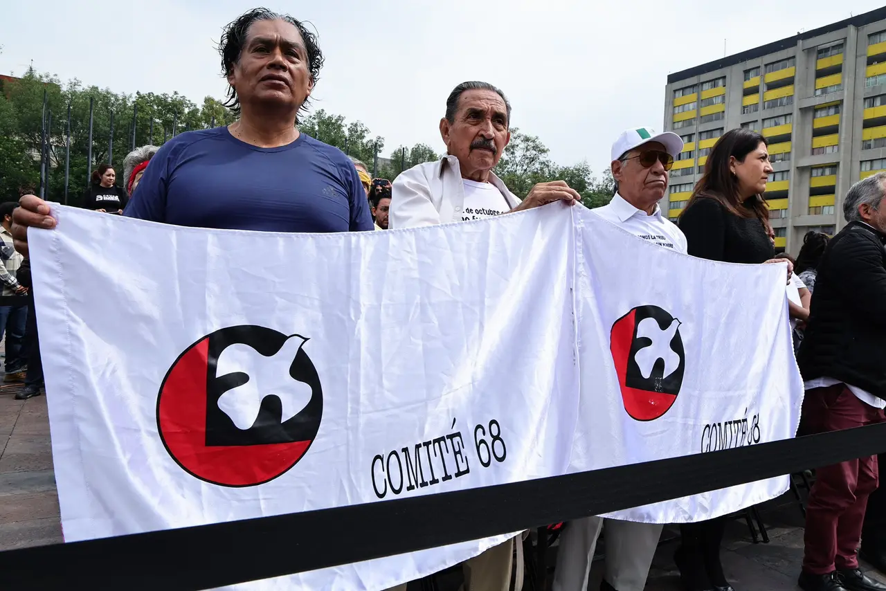 Inicia marcha del 2 de octubre con la consigna “¡2 de octubre no se olvida!” | FOTO X @ClaraBrugadaM