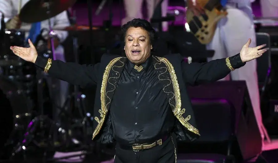 Juan Gabriel podría recibir la máxima distinción del Senado | FOTO EFE 