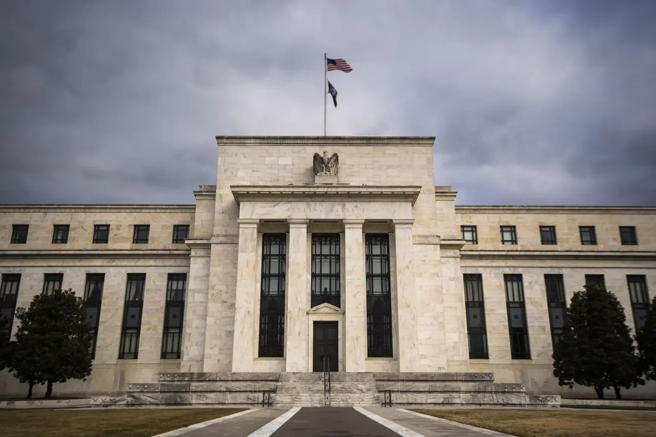 La Fed eleva tasas ante la inflación | FOTO EFE 