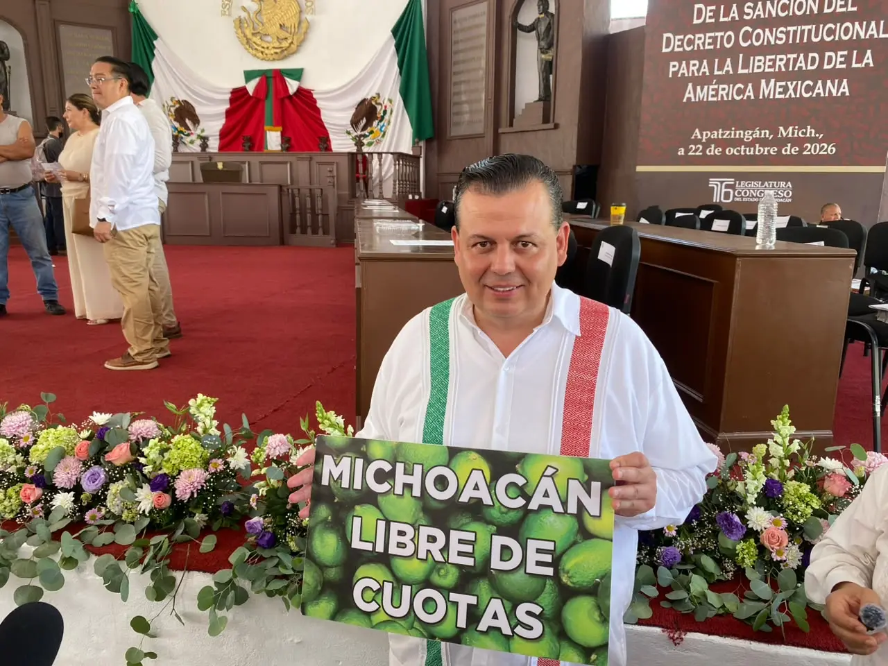 Cajas de limones cosechados en Michoacán, en referencia a la denuncia sobre extorsiones del crimen organizado contra productores agrícolas.