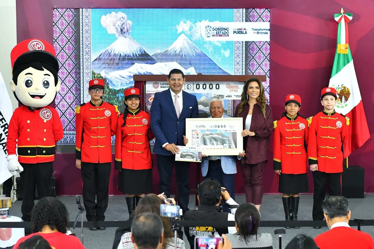 Presentación del billete conmemorativo de la Lotería Nacional “Puebla, el Estado de las Montañas”