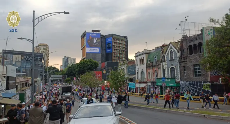 Marcha de trabajadores del IMSS provoca cortes viales en la CDMX