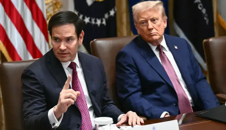 Donald Trump y Marco Rubio durante la política de sanciones de Estados Unidos contra Cuba.