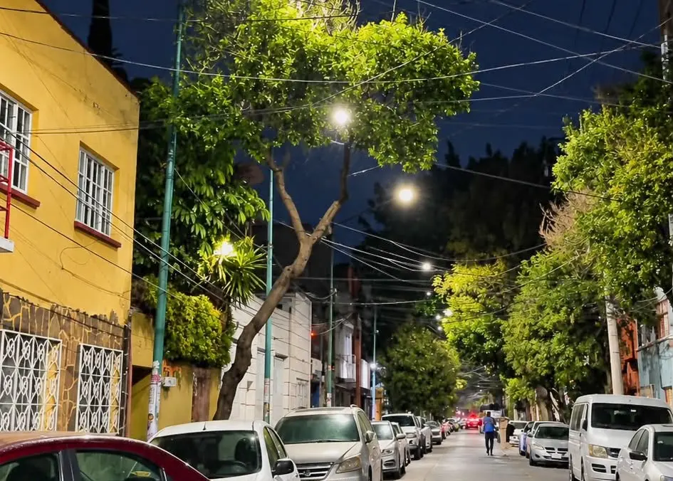 Mejoran iluminación en casi 2 kilómetros de la colonia obrera con brilla Cuauhtémoc