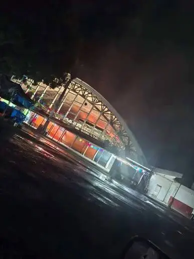 Incendio en el mercado Adolfo López Mateos de Cuernavaca moviliza a cuerpos de emergencia
