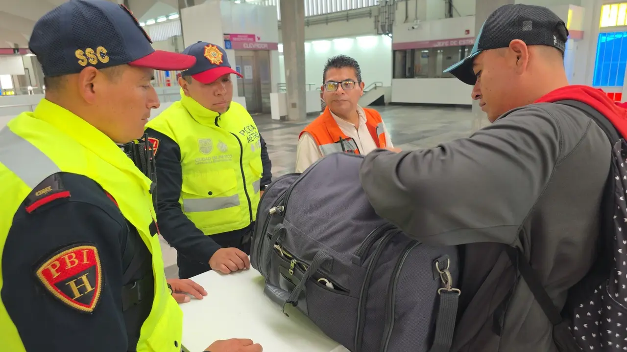 Personal de seguridad refuerza vigilancia en estaciones del Metro CDMX por operativo Cero Pirotecnia