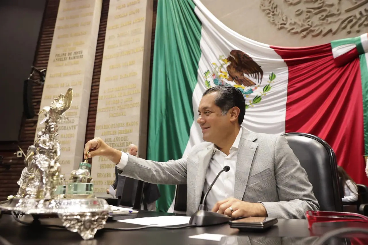 México aprueba nacionalidad única para Presidencia y gubernaturas